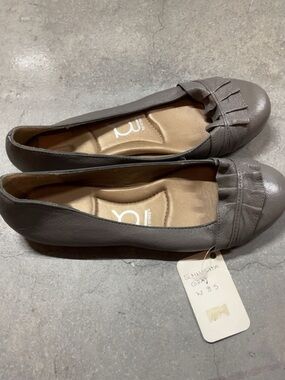 Gray Women's Ballet Flats 🥿